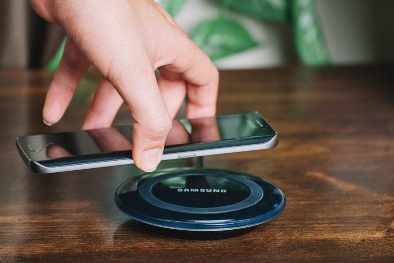 Samsung-Wireless-Charger