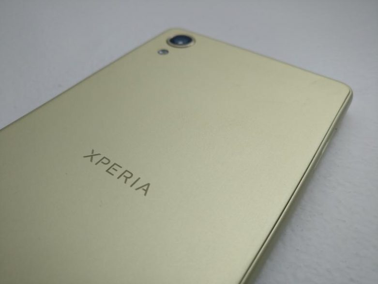 Sony Xperia X