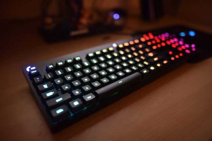 Uygun Fiyatlı Profesyonel Mekanik Klavye G810 İncelemesi Uygun Fiyatlı Profesyonel Mekanik Klavye G810 İncelemesi