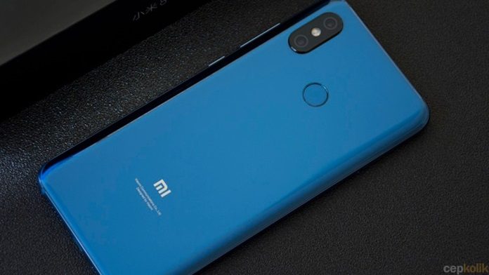 xiaomi-pocophone-f1 Xiaomi Pocophone F1 Videosu Sızdırıldı!