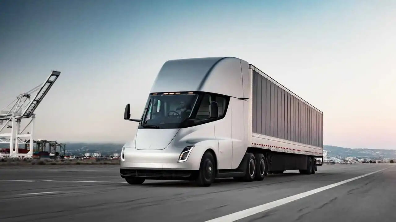 Tesla'nın Semi Truck Kamyonları nihayet bu Aralık ayında yollara çıkıyor