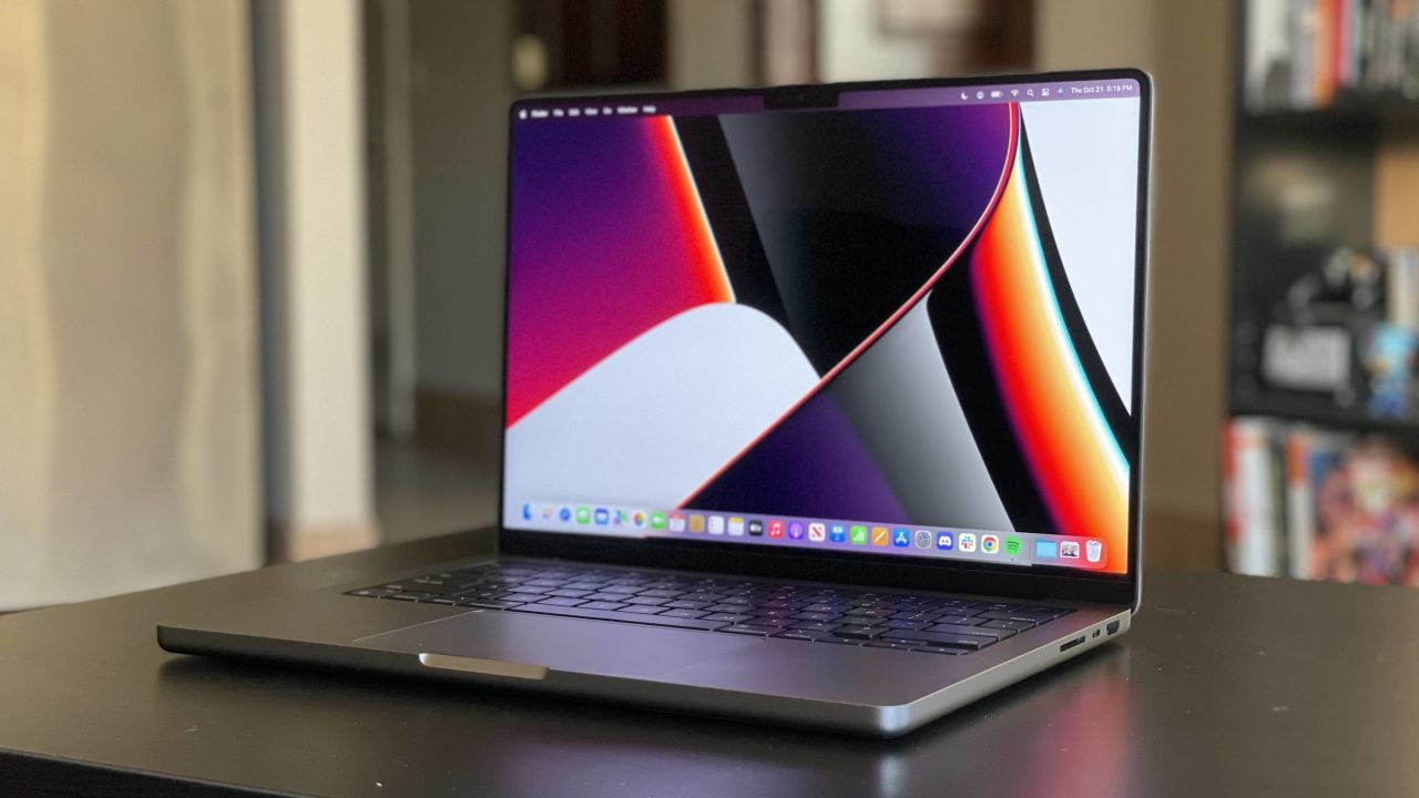 2025 İçin Yeniden Tasarlanan MacBook Pro Düşünülüyor