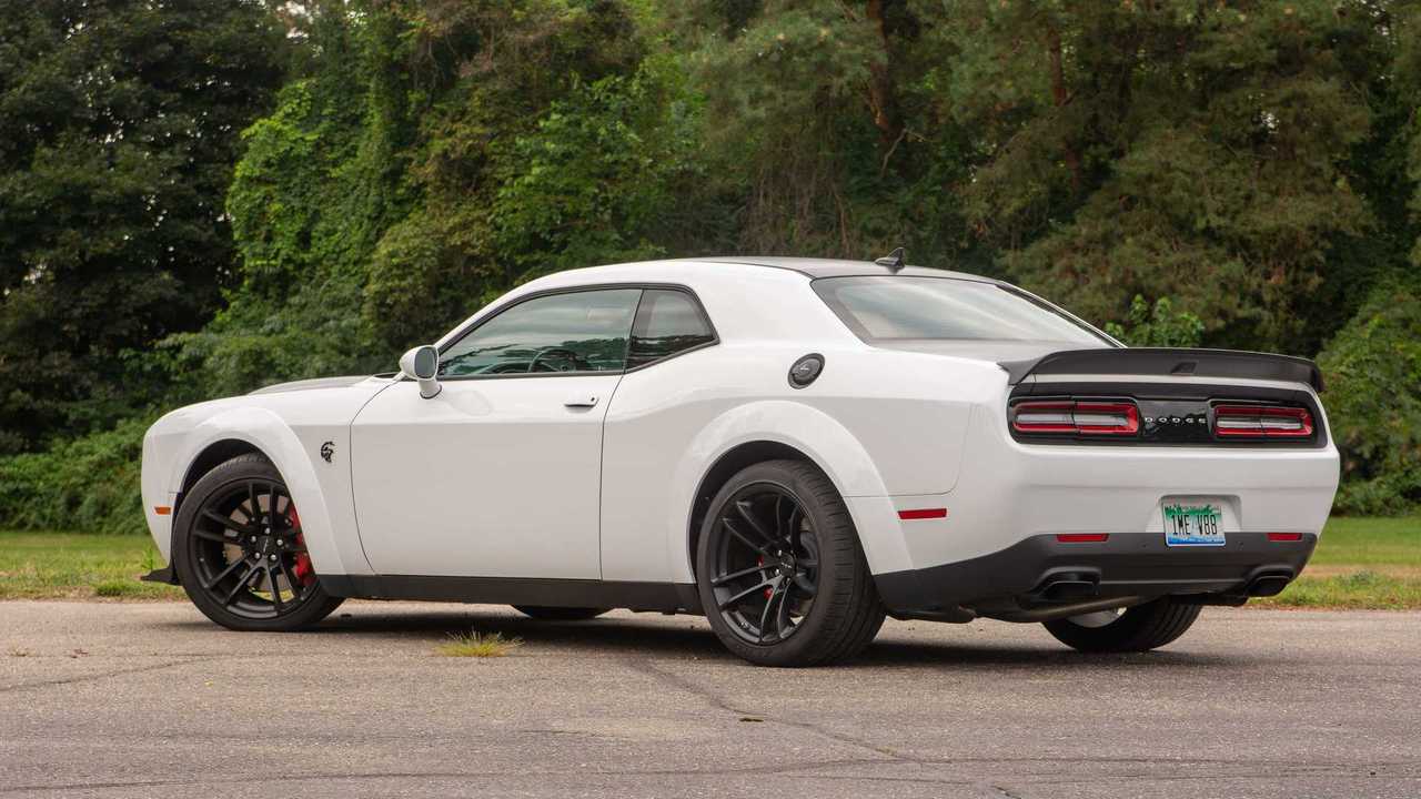 Dodge Challenger Fabrikadan Veda Etti